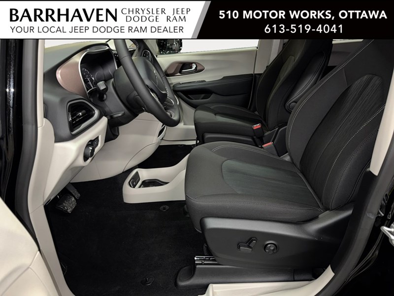 2024 Chrysler Grand Caravan SXT 2WD