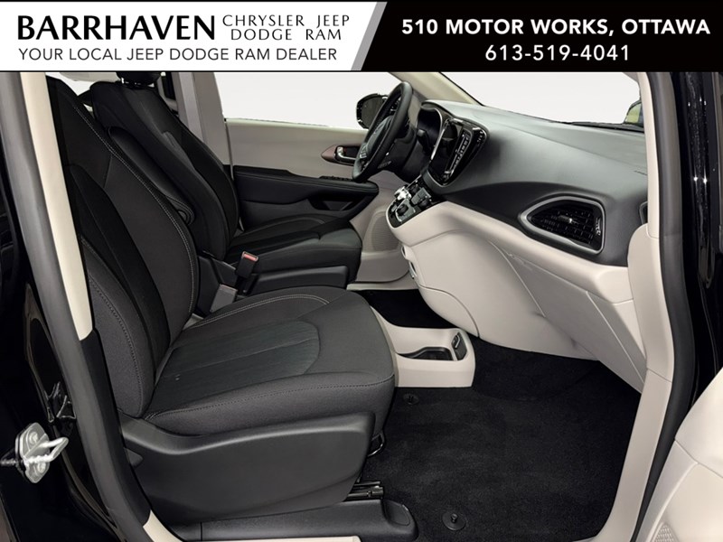 2024 Chrysler Grand Caravan SXT 2WD