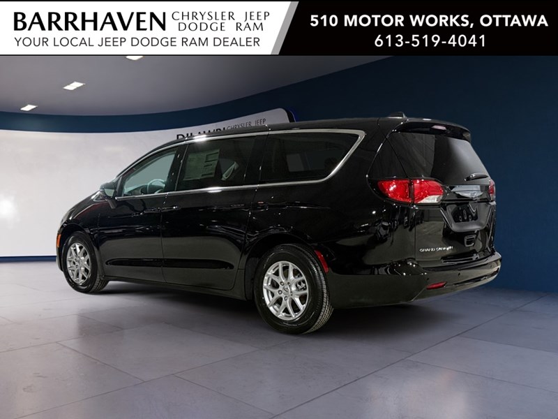 2024 Chrysler Grand Caravan SXT 2WD