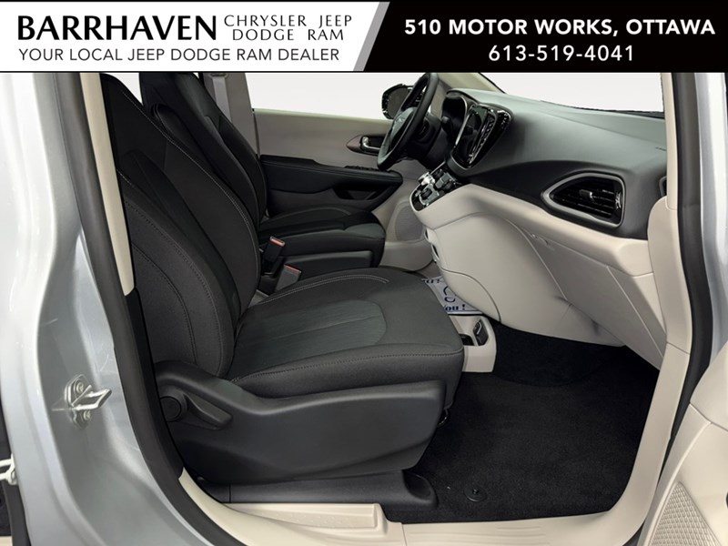 2024 Chrysler Grand Caravan SXT 2WD