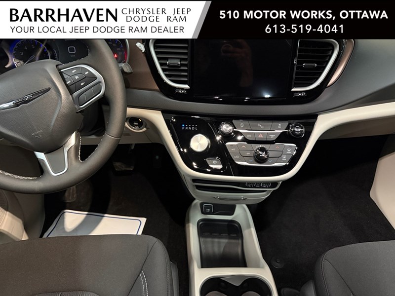 2024 Chrysler Grand Caravan SXT 2WD
