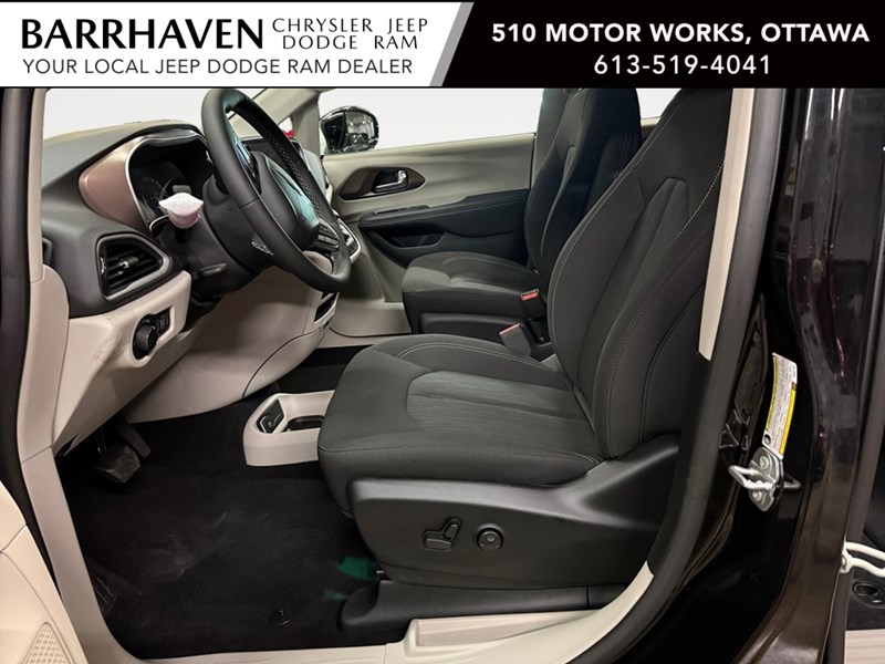 2024 Chrysler Grand Caravan SXT 2WD