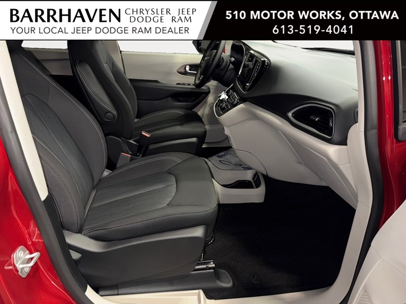 2024 Chrysler Grand Caravan SXT 2WD