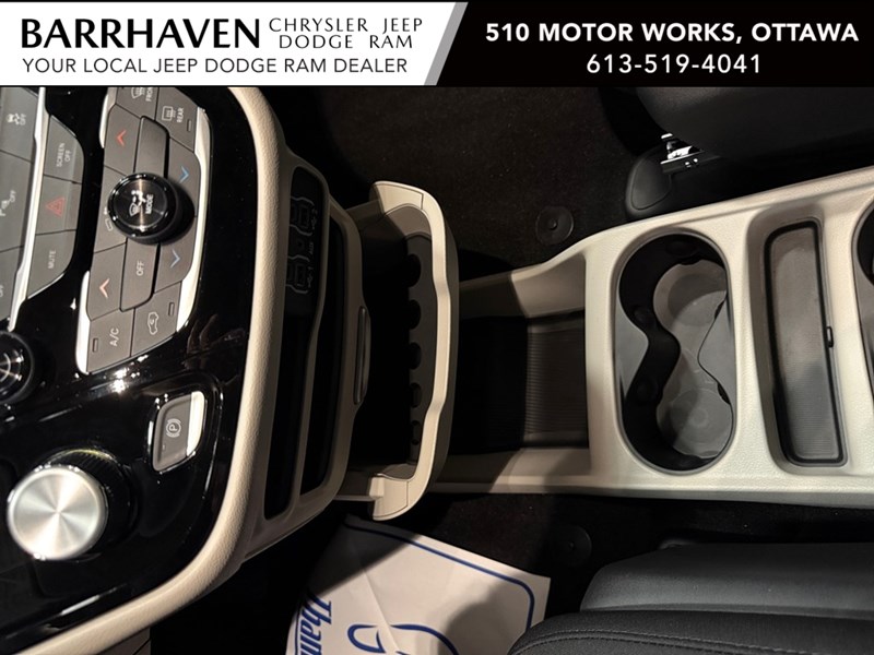 2024 Chrysler Grand Caravan SXT 2WD