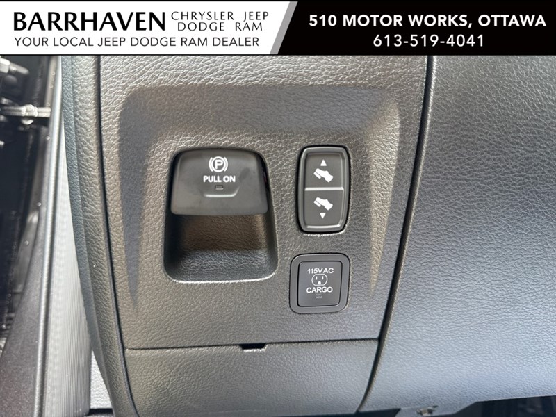 2025 RAM 1500 Big Horn 4x4 Crew Cab 5'7" Box