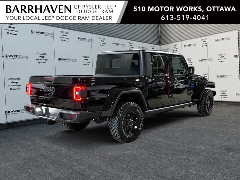 2025 Jeep Gladiator Willys 4x4