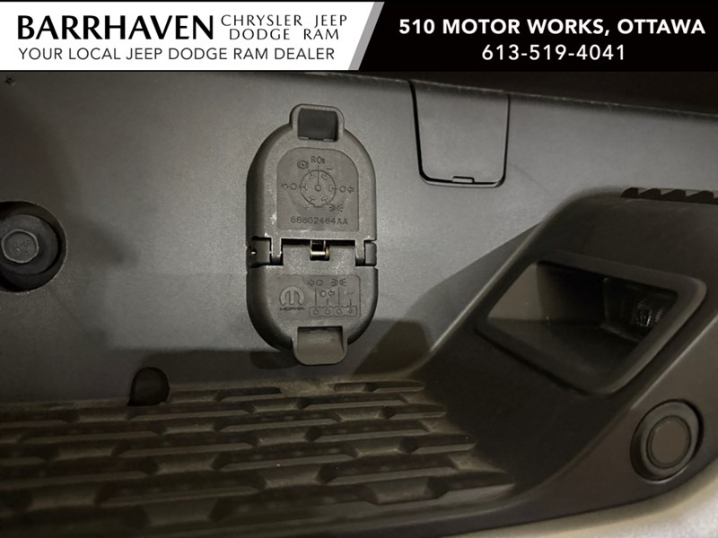 2025 RAM 1500 Tradesman 4x4 Crew Cab 5'7" Box