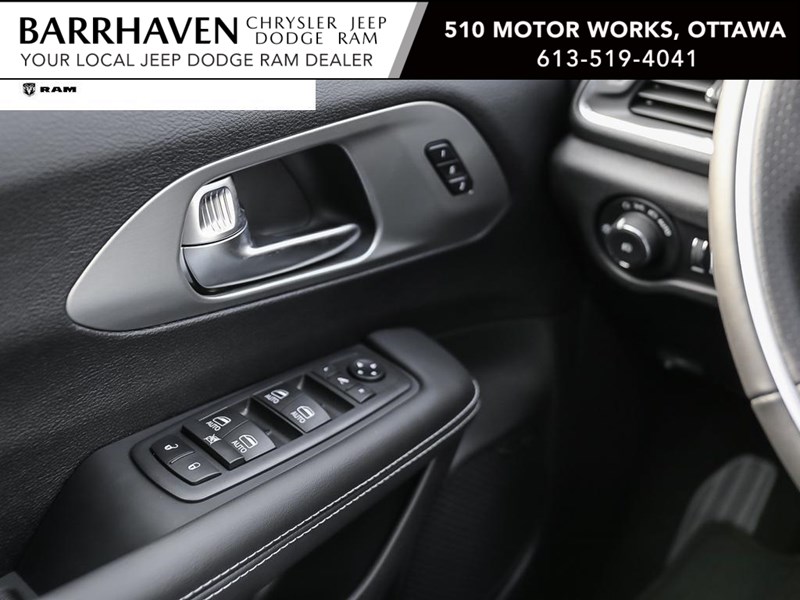 2024 Chrysler Pacifica Hybrid Premium S Appearance 2WD