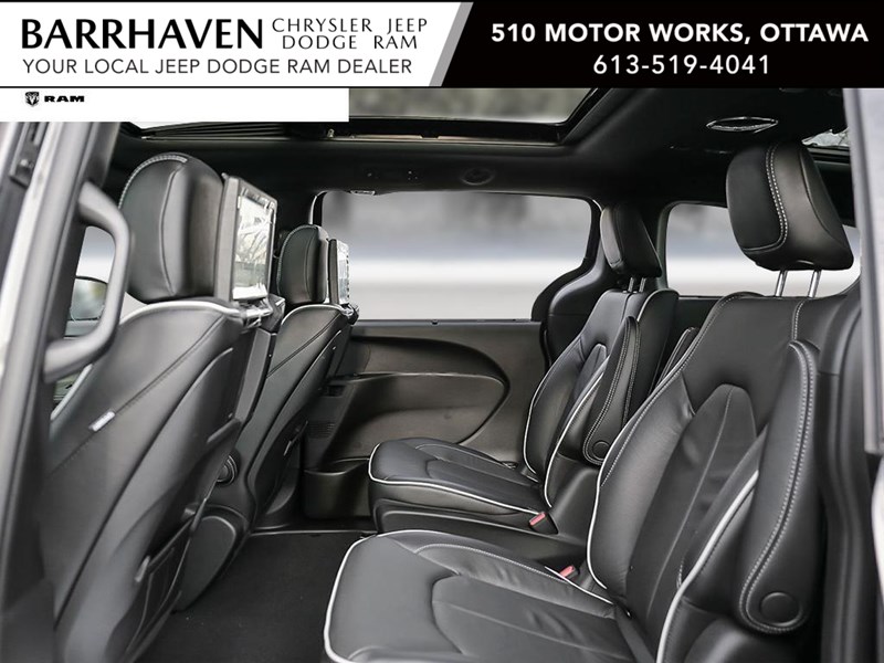 2024 Chrysler Pacifica Hybrid Premium S Appearance 2WD