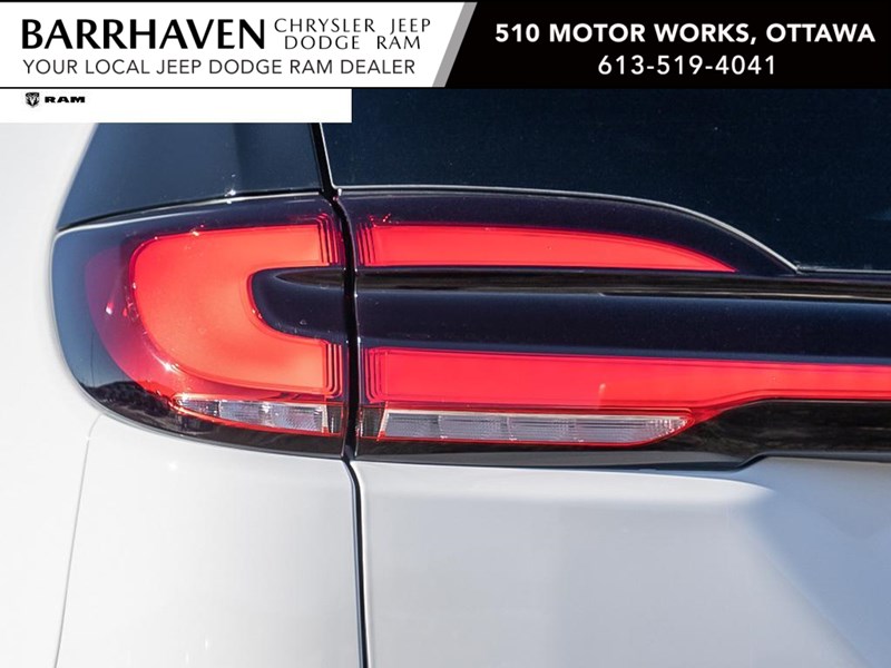 2024 Chrysler Pacifica Hybrid Premium S Appearance 2WD
