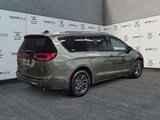 2027 Chrysler Pacifica Select image 5
