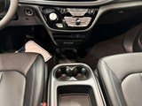 2026 Chrysler Pacifica Select image 2