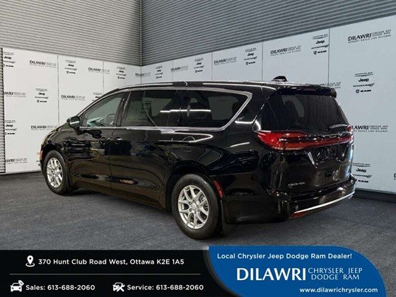 2027 Chrysler Pacifica Select