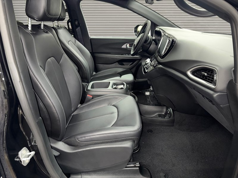 2026 Chrysler Grand Caravan SXT 2WD