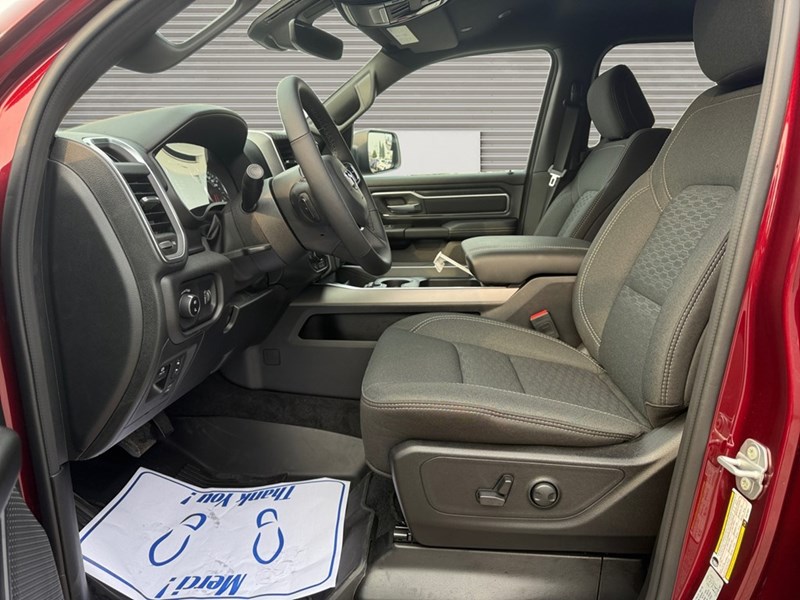 2025 RAM 1500 Big Horn 4x4 Crew Cab 5'7" Box