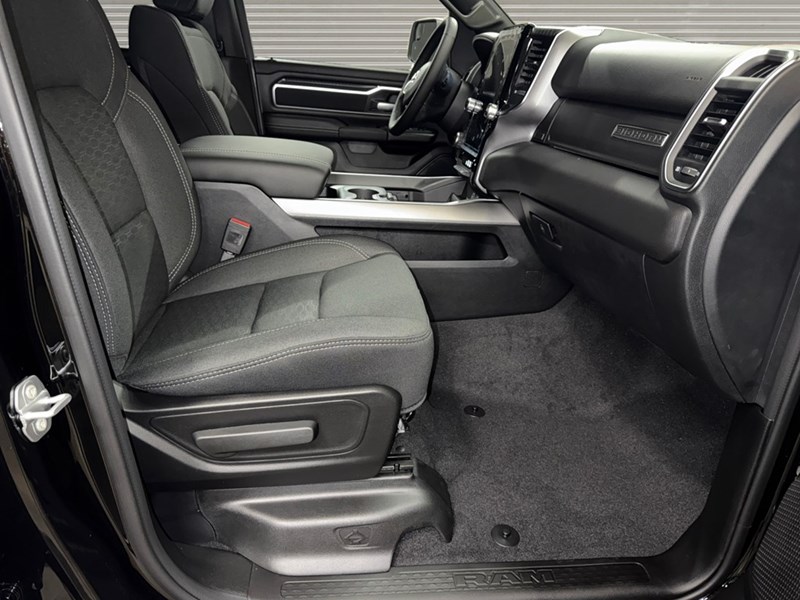 2025 RAM 1500 Big Horn 4x4 Crew Cab 5'7" Box