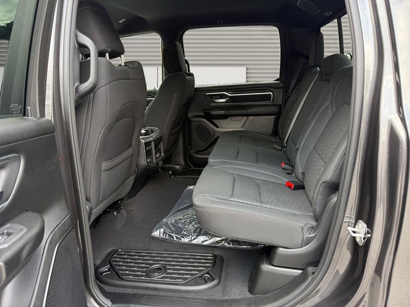 2025 RAM 1500 Big Horn 4x4 Crew Cab 5'7" Box