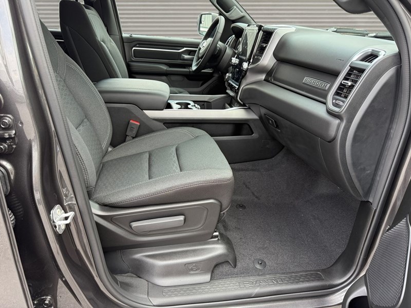 2025 RAM 1500 Big Horn 4x4 Crew Cab 5'7" Box