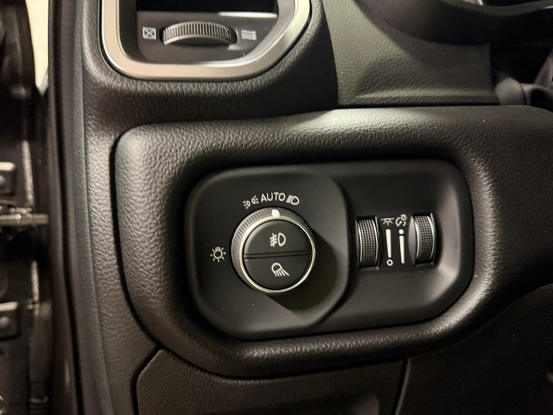 2025 RAM 1500 Big Horn 4x4 Crew Cab 5'7" Box