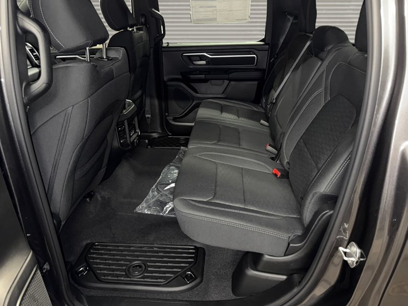 2025 RAM 1500 Big Horn 4x4 Crew Cab 5'7" Box