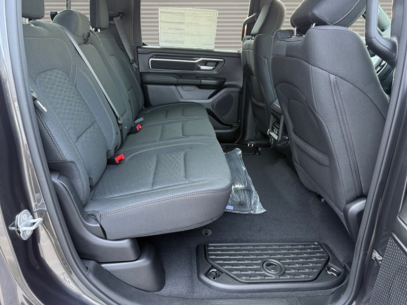 2025 RAM 1500 Big Horn 4x4 Crew Cab 5'7" Box