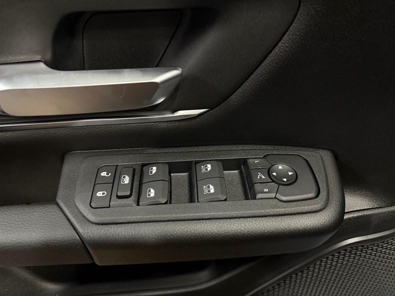 2025 RAM 1500 Big Horn 4x4 Crew Cab 5'7" Box