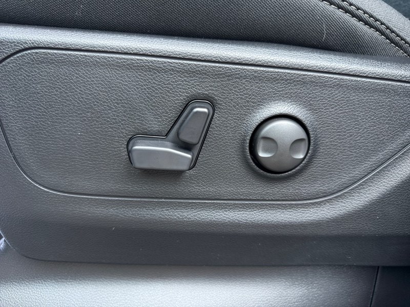 2025 RAM 1500 Big Horn 4x4 Crew Cab 5'7" Box