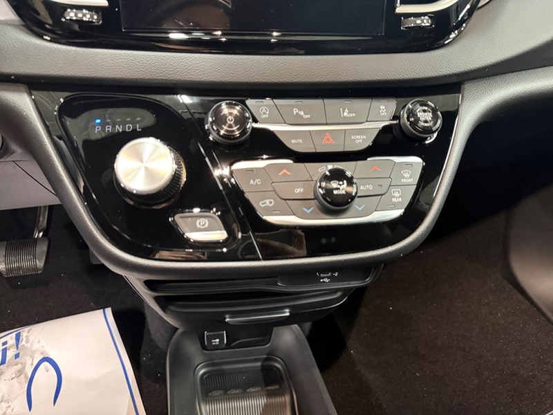 2026 Chrysler Grand Caravan SXT 2WD