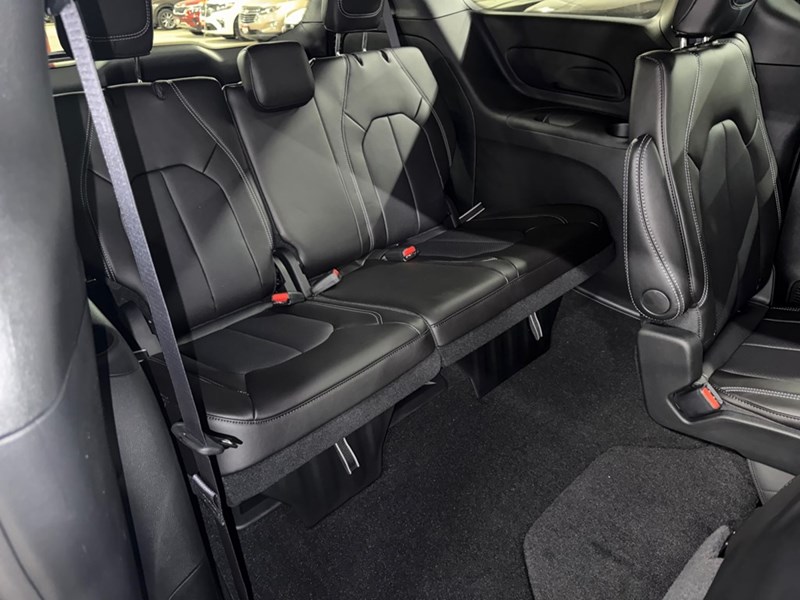 2026 Chrysler Grand Caravan SXT 2WD