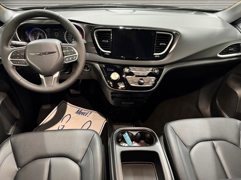 2026 Chrysler Grand Caravan SXT 2WD