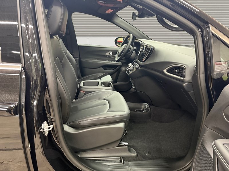 2026 Chrysler Grand Caravan SXT 2WD