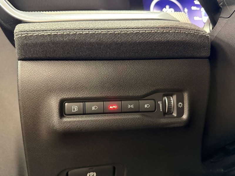 2026 Jeep Cherokee Laredo 4x4 Hybrid