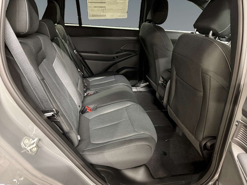 2026 Jeep Cherokee Laredo 4x4 Hybrid
