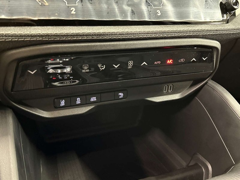 2026 Jeep Cherokee Laredo 4x4 Hybrid