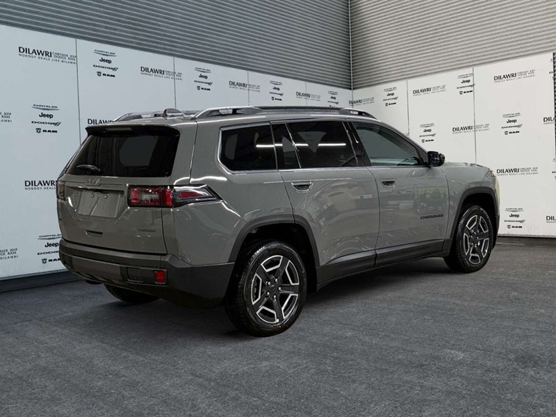 2026 Jeep Cherokee Laredo 4x4 Hybrid