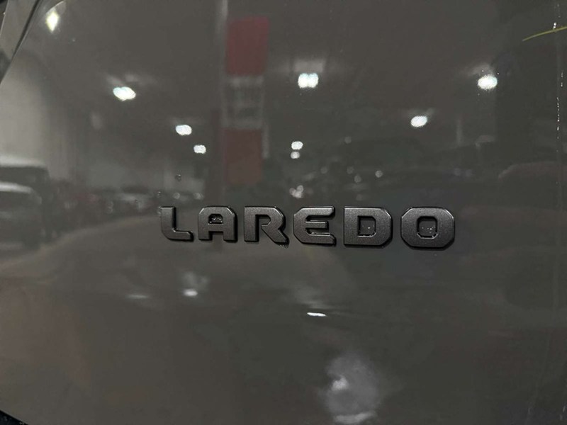 2026 Jeep Cherokee Laredo 4x4 Hybrid