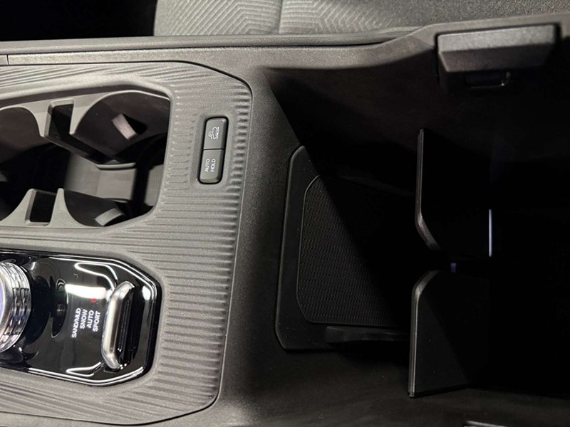 2026 Jeep Cherokee Laredo 4x4 Hybrid