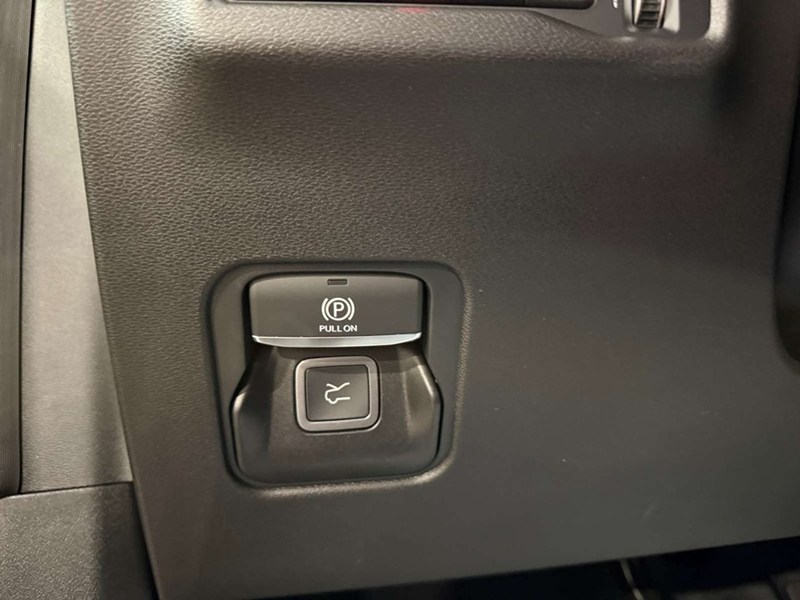 2026 Jeep Cherokee Laredo 4x4 Hybrid
