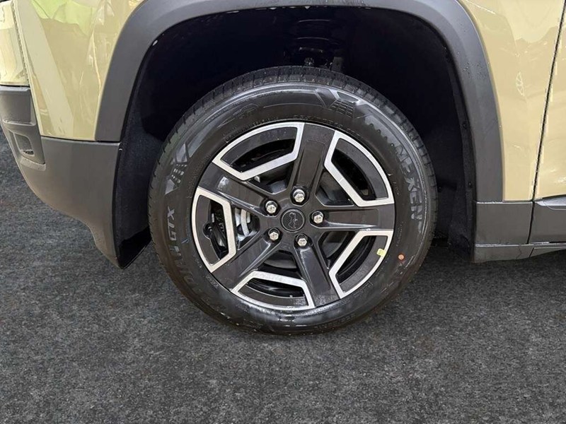 2026 Jeep Cherokee Laredo 4x4 Hybrid