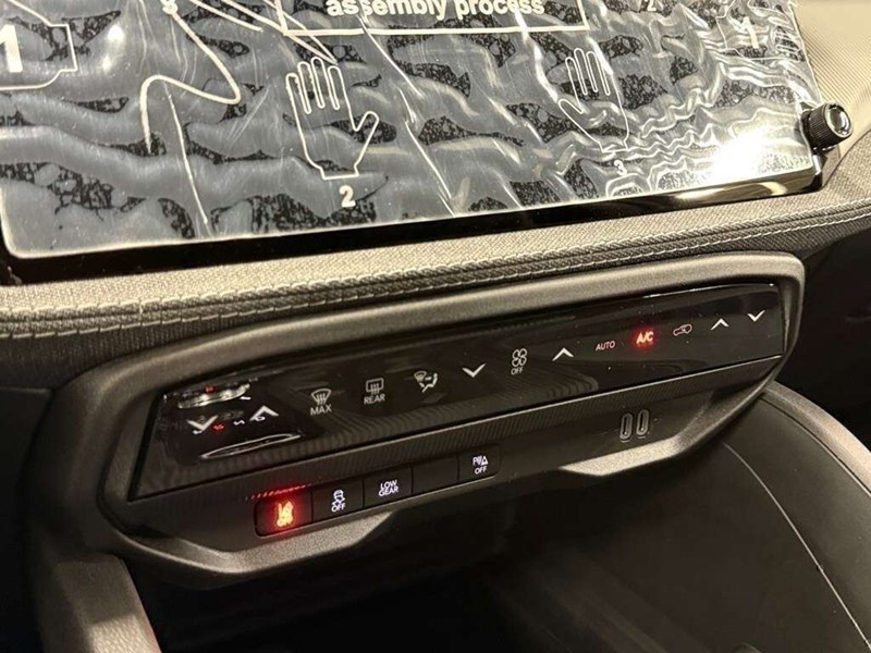 2026 Jeep Cherokee Laredo 4x4 Hybrid