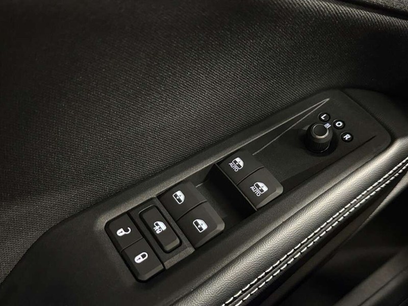 2026 Jeep Cherokee Laredo 4x4 Hybrid