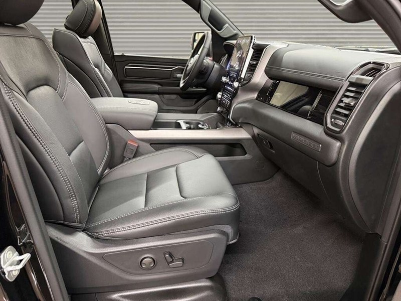 2026 RAM 1500 Sport 4x4 Crew Cab V8 HEMI 5'7" Box