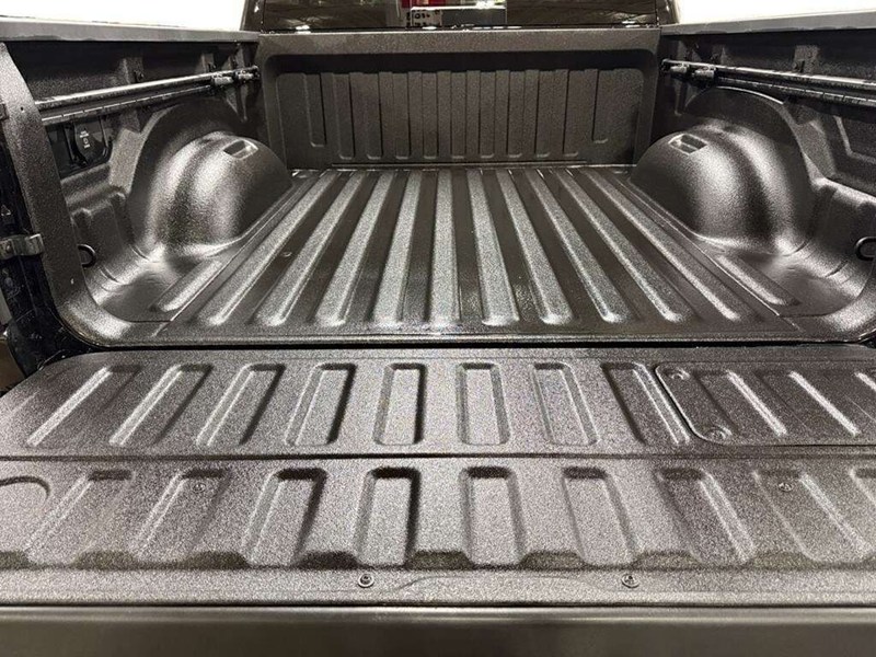 2026 RAM 1500 Sport 4x4 Crew Cab V8 HEMI 5'7" Box