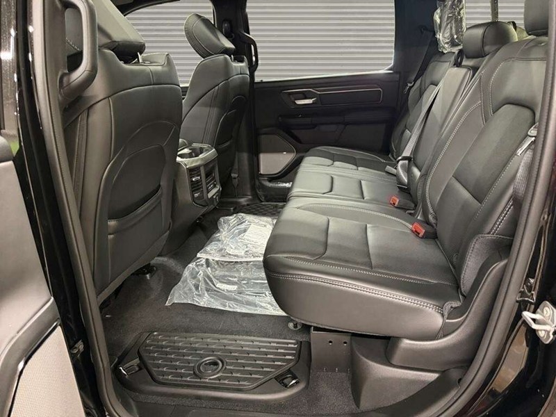 2026 RAM 1500 Sport 4x4 Crew Cab V8 HEMI 5'7" Box