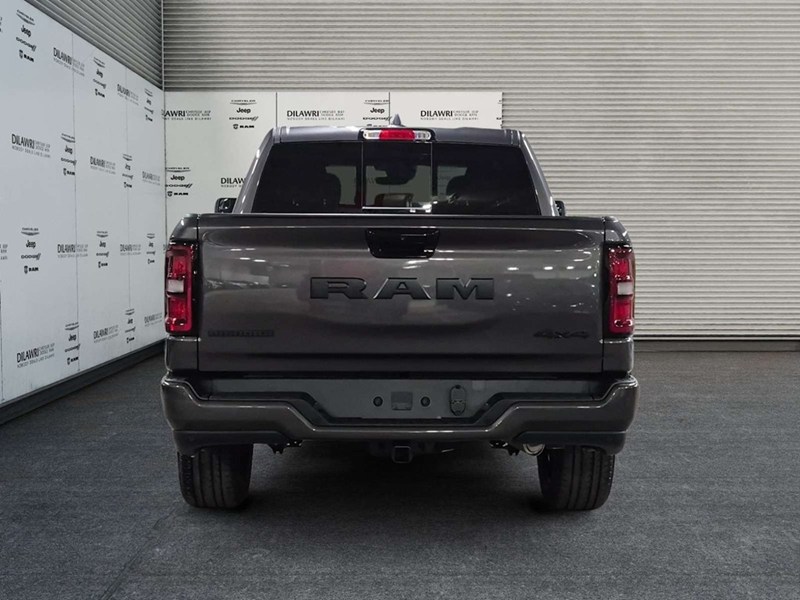 2026 RAM 1500 Big Horn Night Edition 4x4 Crew Cab 5'7" Box