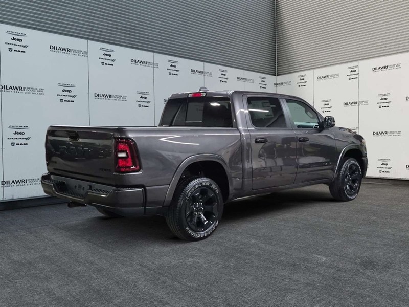 2026 RAM 1500 Big Horn Night Edition 4x4 Crew Cab 5'7" Box