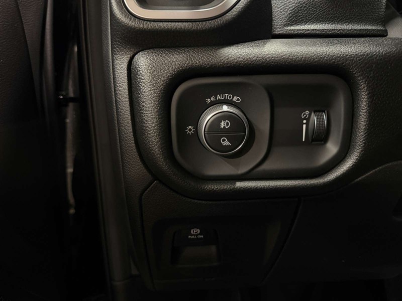 2026 RAM 1500 Black Express Edition 4x4 Quad Cab