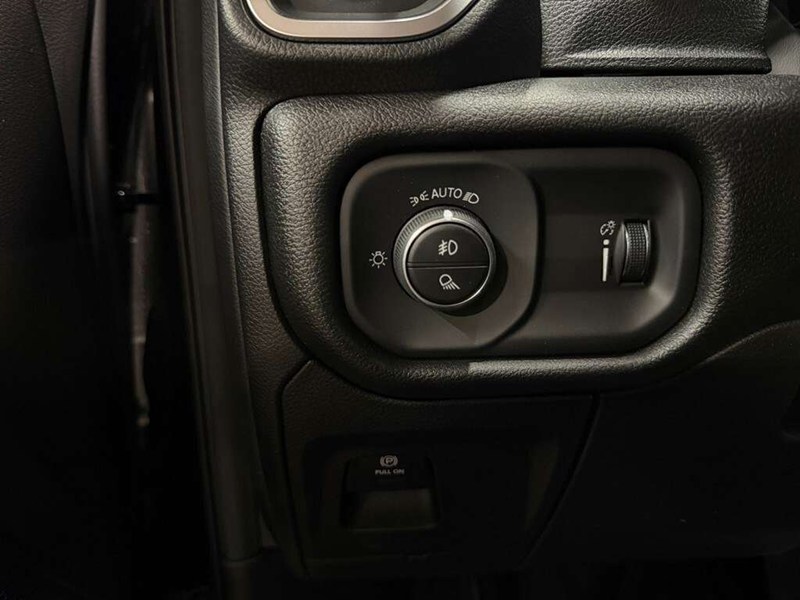 2026 RAM 1500 Black Express Edition 4x4 Quad Cab