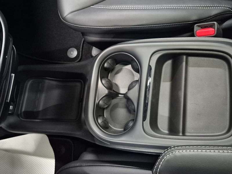 2027 Chrysler Pacifica Select AWD