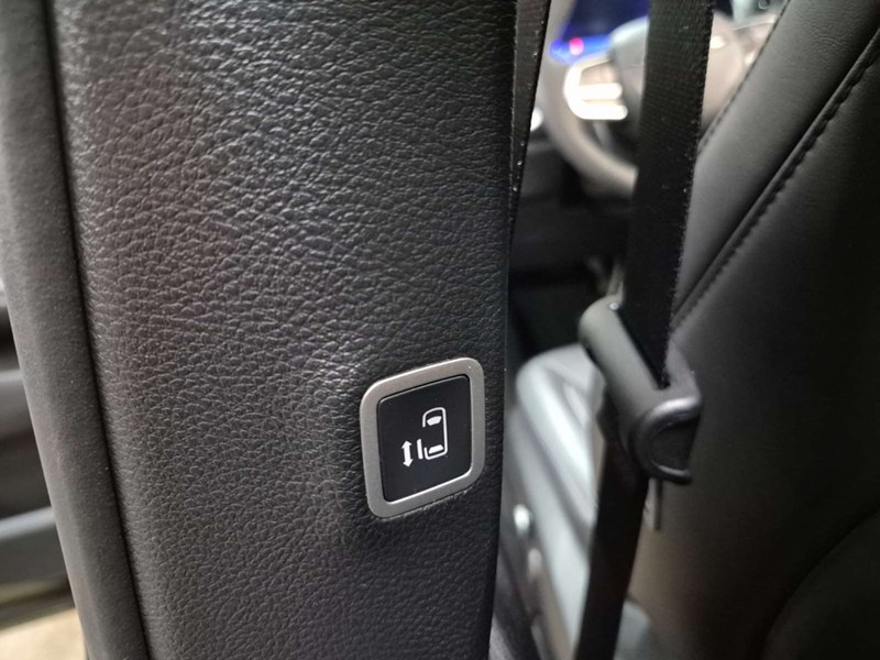 2027 Chrysler Pacifica Select AWD